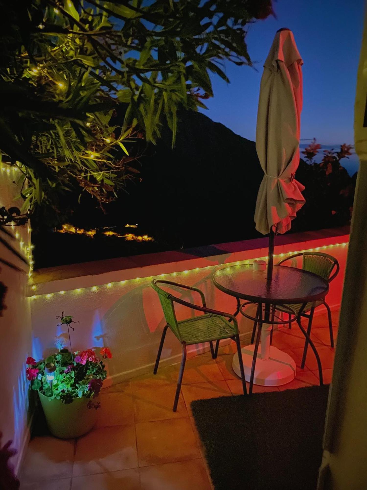 Sweet Home Masca Quarto foto